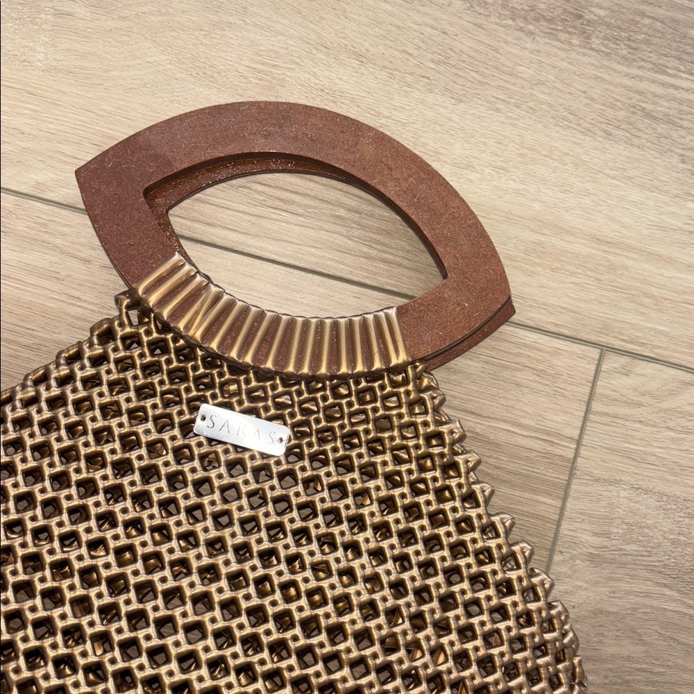 Saras Gold Kai Koodai to toe bag paired with wooden handles, super unique - Picture 4 of 5